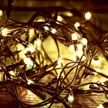 Melegfehér fényfüzér, 7m / 100 db melegfehér LED, 8 fényprogram, adapterrel, kül - és beltéri - Leddy.hu